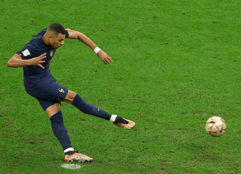 皇马战平赫罗纳，VAR判罚引争议与后续影响探讨