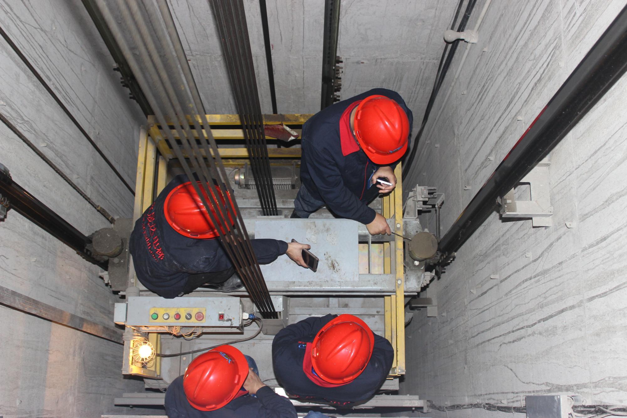 泰安建工消防工作人员电梯维修